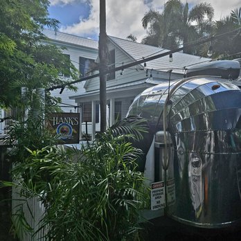 Garbo's Grill - Located in the back of Hank's Hair of the Dog - Food Trucks Near Me - Key West, Florida