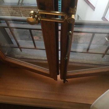 Hôtel des Voyageurs  - Love these windows styled after the originals. - Hotels Near Me - Lausanne, VD