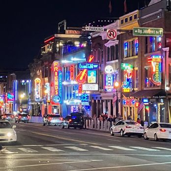 Broadway Historic District - Local Flavor Near Me - Nashville, Tennessee