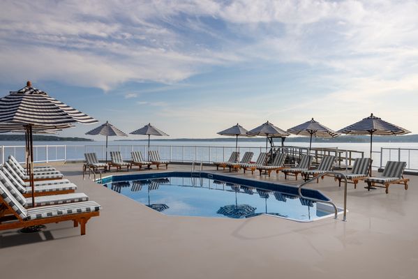 Spruce Point Inn Resort & Spa by null