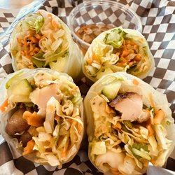 Drunken Noodle Crosby - Salad Rolls with Chicken