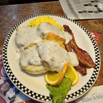 Black Bear Diner San Antonio City Base - Bear's Choice - scrambled eggs, bacon and gravy buscuits - Diners Near Me - San Antonio, Texas Black Bear Diner San Antonio City Base - Bear's Choice - scrambled eggs, bacon and gravy buscuits - Diners Near Me - San Antonio, Texas
