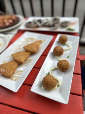 VIVO Tapas KITCHEN • LOUNGE by null