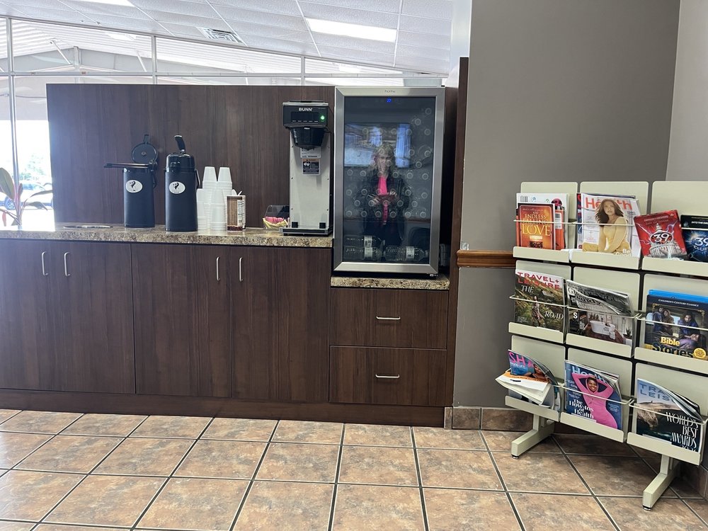 ROCKY TOP FORD Updated October 2024 18 Reviews 750 Dolly Parton