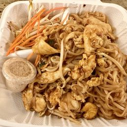 chicken pad thai chicken pad thai