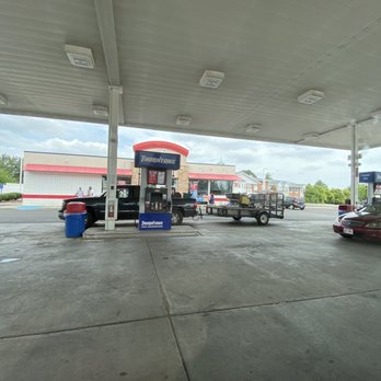 Thorntons - I don't get it - a gas station yet people openly smoking and of course no masks. - Gas Stations Near Me - Columbus, Ohio