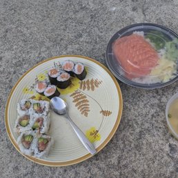 Spicy tuna, sake making, salmon donburi Spicy tuna, sake making, salmon donburi