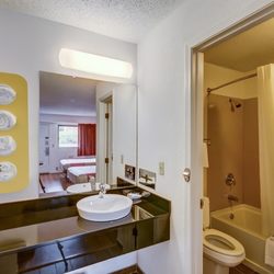 Motel 6 - bathroom