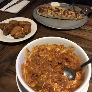 1048 Bar and Grill - Chili, jalapeno poppers, buffalo chicken calzone. - Pubs Near Me - Randolph, Massachusetts