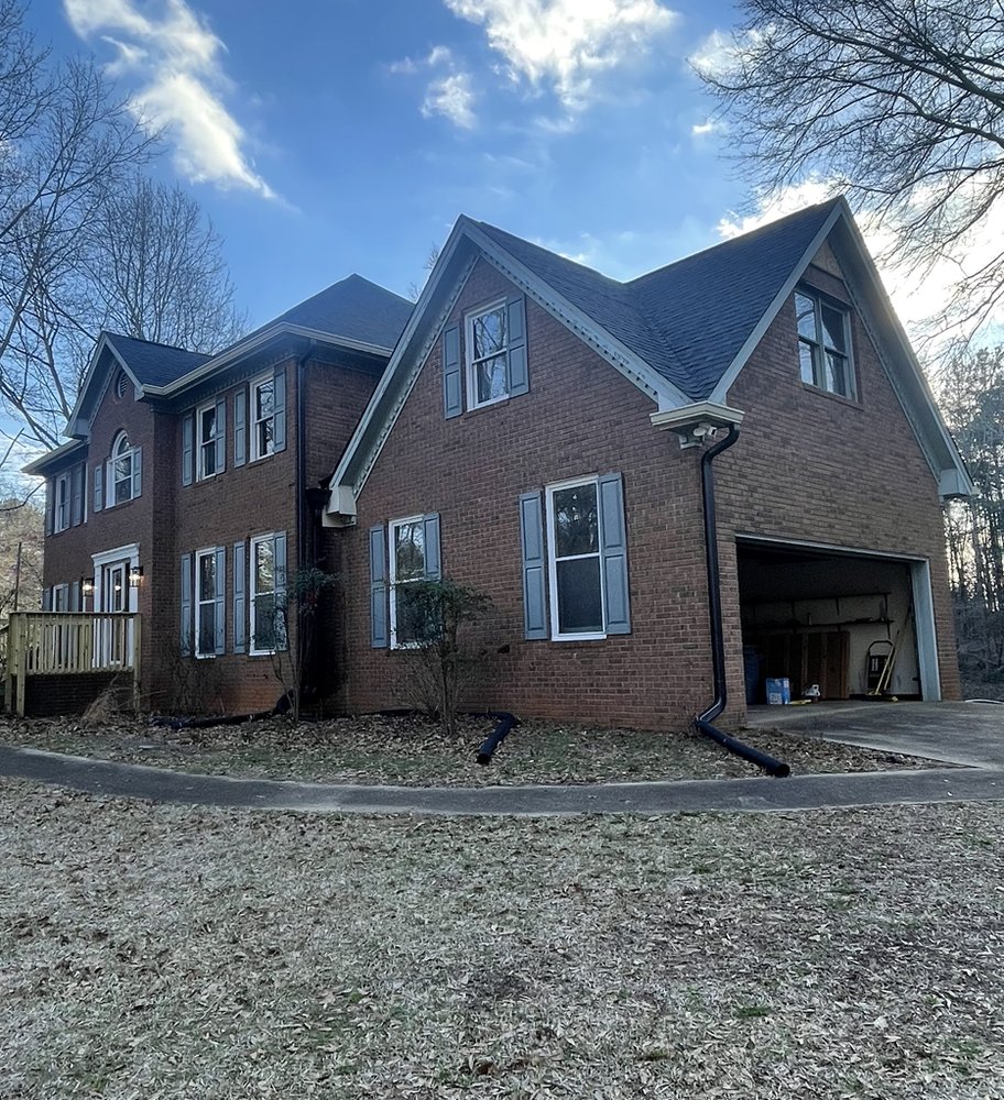 Slide of P&R Roofing