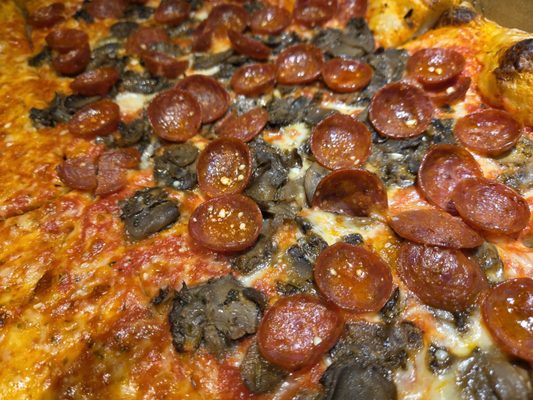 Mano's Pizzeria by null