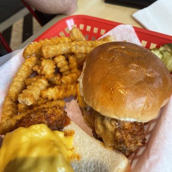 Dave's Hot Chicken - Combo 3 - Chicken Shop Near Me - Toronto, Ontario