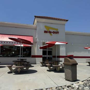 In-N-Out Burger - Burgers Near Me - La Mirada, California