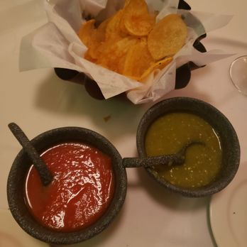Tres Bistro - Homemade Potato chips and salsa - Oaxacan Near Me - Oaxaca, OAX