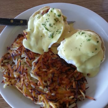 1800 Cafe - Eggs benedict with crab cakes and extra crispy hashbrowns - American Near Me - Concord, California 1800 Cafe - Eggs benedict with crab cakes and extra crispy hashbrowns - American Near Me - Concord, California