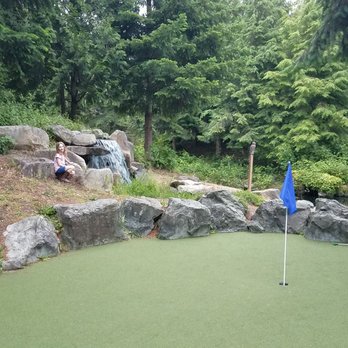 Rainbow Run Putting Course - I think this is the 17th hole. So pretty. - Mini Golf Near Me - Redmond, Washington