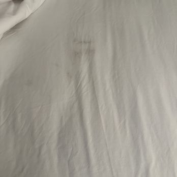 Hilton Garden Inn Davis Downtown - Dark stains on bed sheet. - Hotels Near Me - Davis, California Hilton Garden Inn Davis Downtown - Dark stains on bed sheet. - Hotels Near Me - Davis, California