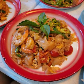 Amy Thai Bistro - Drunken noodles - Thai Near Me - Brooklyn, New York