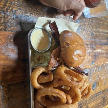 Burger Bench - Smokehouse Burger - American Near Me - Escondido, California Burger Bench - Smokehouse Burger - American Near Me - Escondido, California