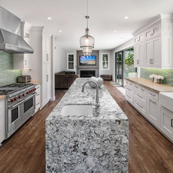 Preferred Kitchen & Bath - Modern Kitchen Capo Beach Project Year: 2017 Project Cost: $50,001 - $75,000 Schedule your design consultation today! (949) 830-6300