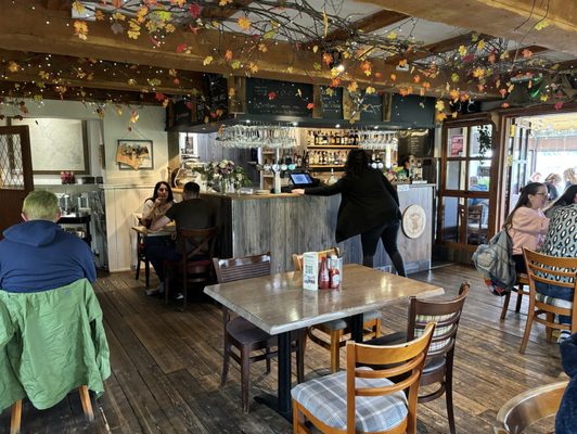 Oak Tree Inn by null