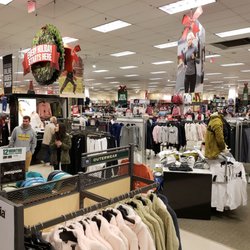 DICK'S Sporting Goods - I'm Christmas shopping today...can you tell with all the check-ins??? Hahaha!