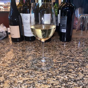 Vinny's on Windward - Italian Chardonnay - Italian Near Me - Alpharetta, Georgia