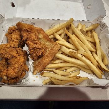 Slim Chickens - 3 piece tender meal - Southern Near Me - Indianapolis, Indiana