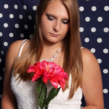 Reinker Photography Studio - Senior Picture - Event Photography Near Me - Elyria, Ohio Reinker Photography Studio - Senior Picture - Event Photography Near Me - Elyria, Ohio