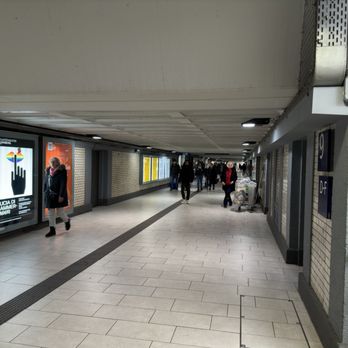 Nürnberg Hauptbahnhof - Middle tunnel - Train Stations Near Me - Nuremberg, BY Nürnberg Hauptbahnhof - Middle tunnel - Train Stations Near Me - Nuremberg, BY