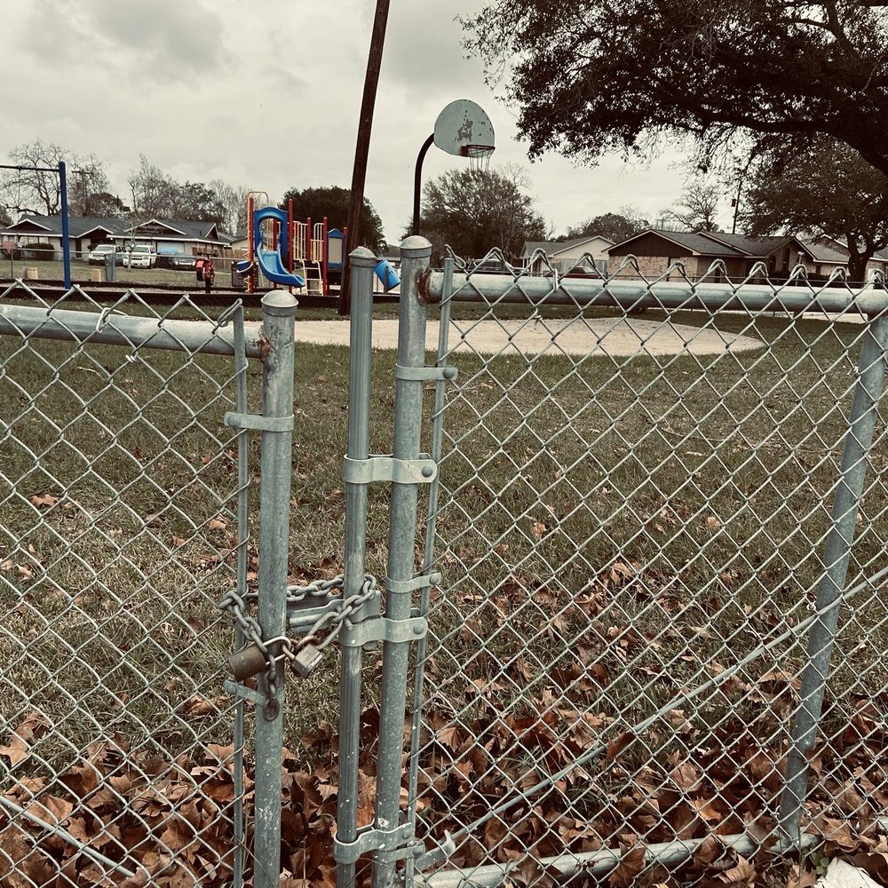 Freeway Park - Playgrounds Near Me - Texas City, Texas Freeway Park - Playgrounds Near Me - Texas City, Texas