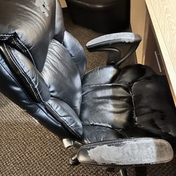 Cambria Hotel - The office chair in the room.