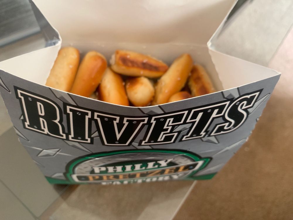 PHILLY PRETZEL FACTORY 20 Photos & 25 Reviews Pretzels 331