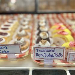 Heidelberg Haus - Cakes and balls