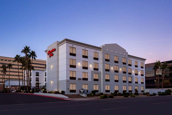 Hampton Inn Phoenix-Biltmore by null