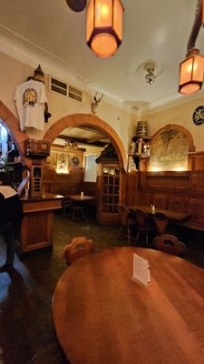 Dakota Inn by null