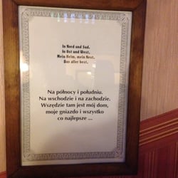 Hotel Pod Zamkiem - Sentencja, wypisana na belkach nośnych stropu...