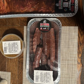 Carnicería La Reyna - Salsa and grilling chorizo - Grocery Near Me - Fontana, California Carnicería La Reyna - Salsa and grilling chorizo - Grocery Near Me - Fontana, California