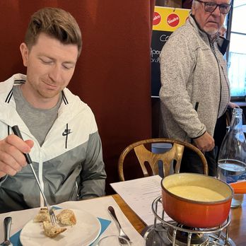 Restaurant le National - Cheese fondue - Hotels & Travel Near Me - Versoix, GE Restaurant le National - Cheese fondue - Hotels & Travel Near Me - Versoix, GE