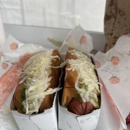 2 Hot Dogs
