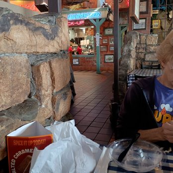 Portillo's & Barnelli's Naperville - Pickup area and super friendly people. Even calling out orders with humor. - Hot Dogs Near Me - Naperville, Illinois