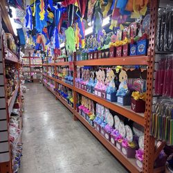 Dulce Encanto Party Supply - Lots of party ideas!