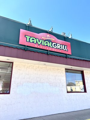 Tavial Grill by null