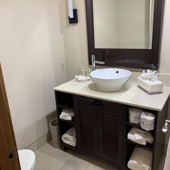 Humphreys Half Moon Inn - Bathroom - San Diego, CA