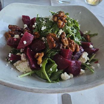 Gatsby's Landing - Arugula Goat Cheese Beet Salad - New American Near Me - Roslyn, New York