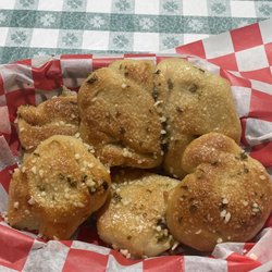 Lori's Italian Grill & Pizzeria - Garlic bread?