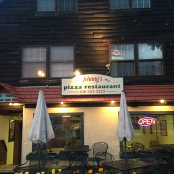 JOHNNY'S PIZZA RESTAURANTE - CLOSED - Updated August 2025