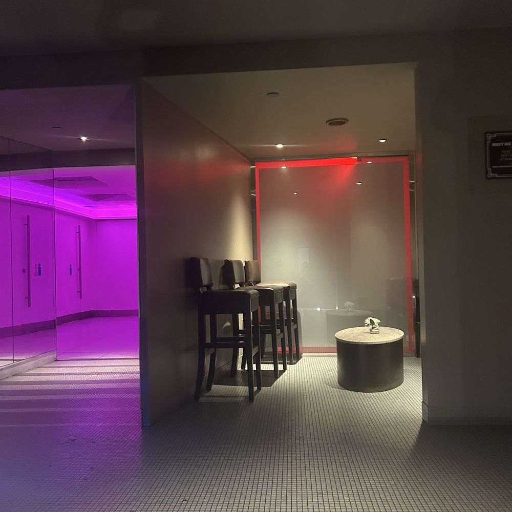 Hanny's - Lounges Near Me - Phoenix, Arizona
