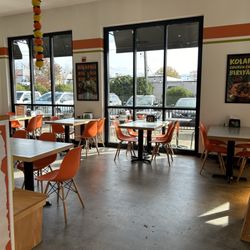 Kolapasi Indian Canteen - Greenville SC - Dining area