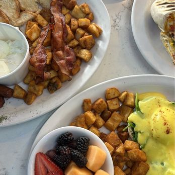 Flying Saucer Restaurant - brunch spread - Diners Near Me - Niagara Falls, Ontario